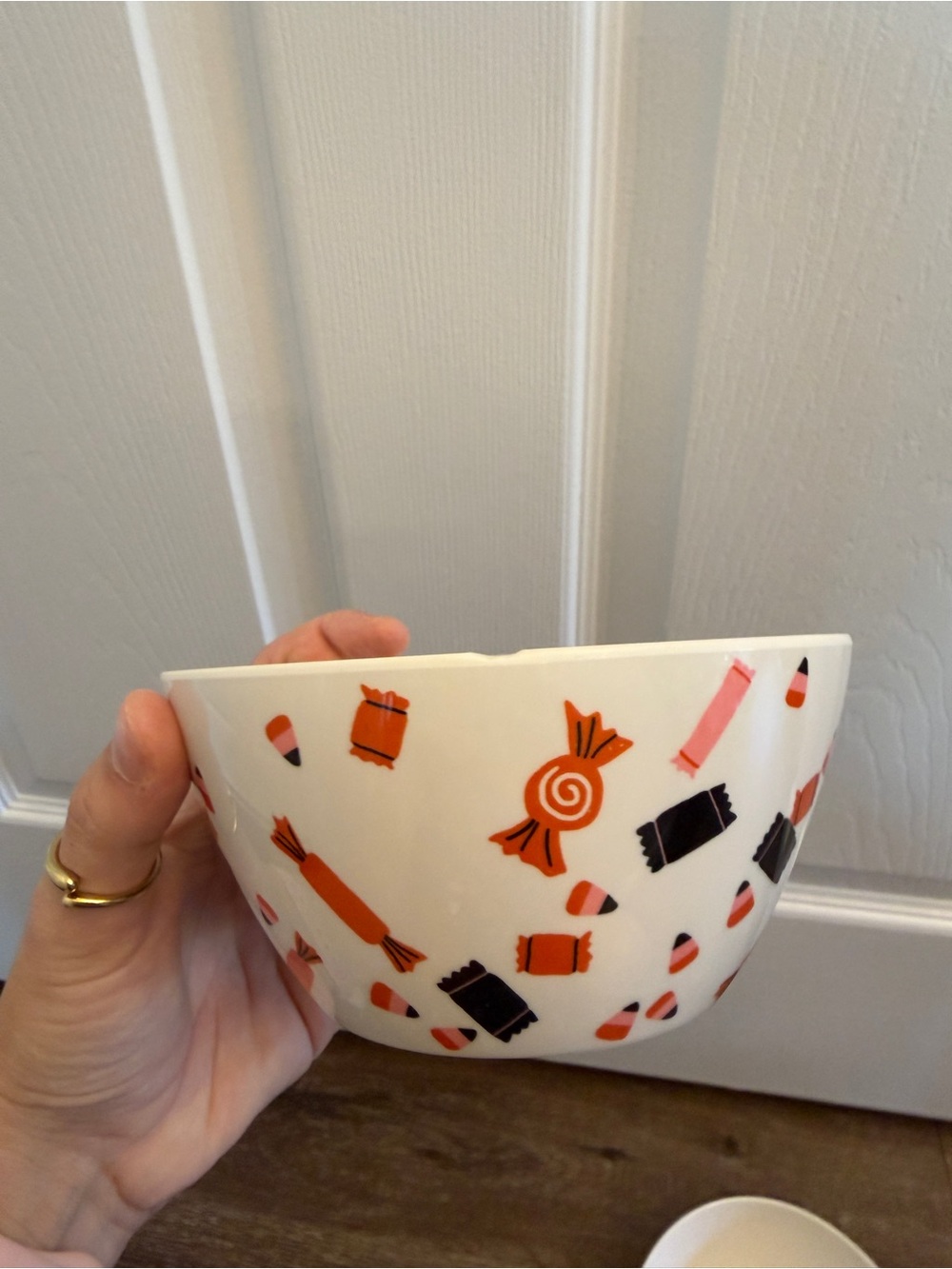Hyde & EEK! Plastic Candy Pattern Halloween Bowls - Set of 4 - Picture 11 of 11